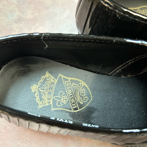 NWT Vintage Black Patent Slip On Shoes - Picture 4 of 5